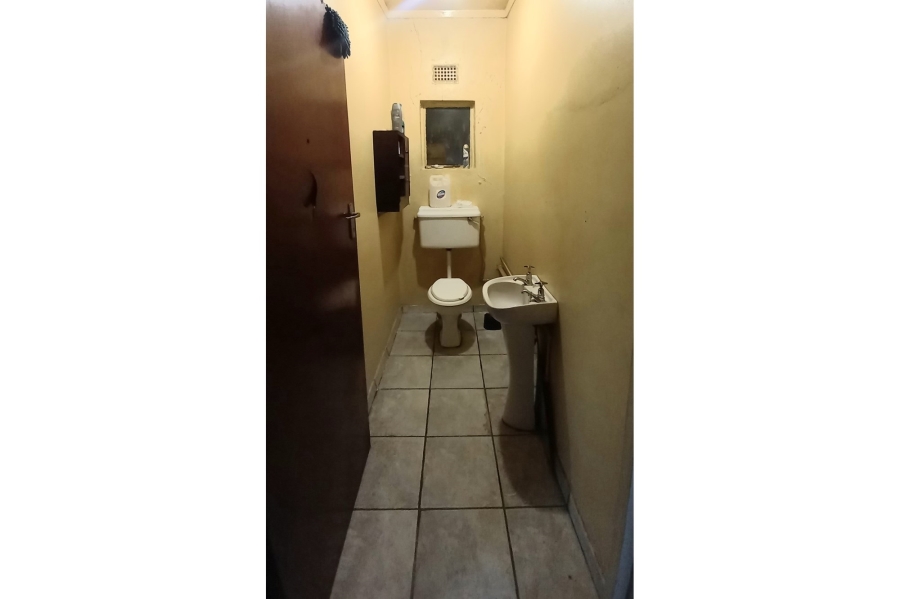 6 Bedroom Property for Sale in Ruyterwacht Western Cape